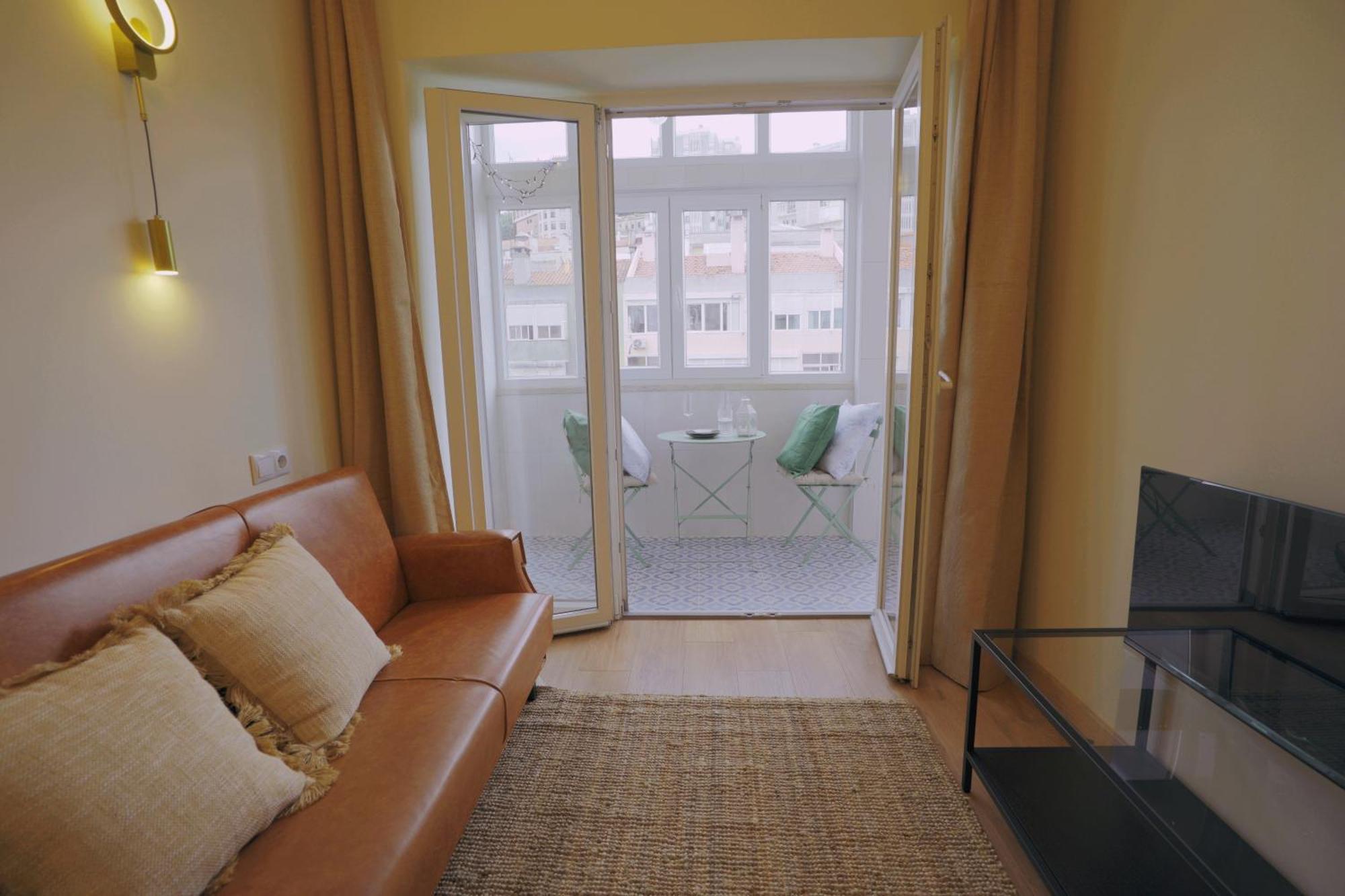 Charming 94d, Next To Metro * Lisbon